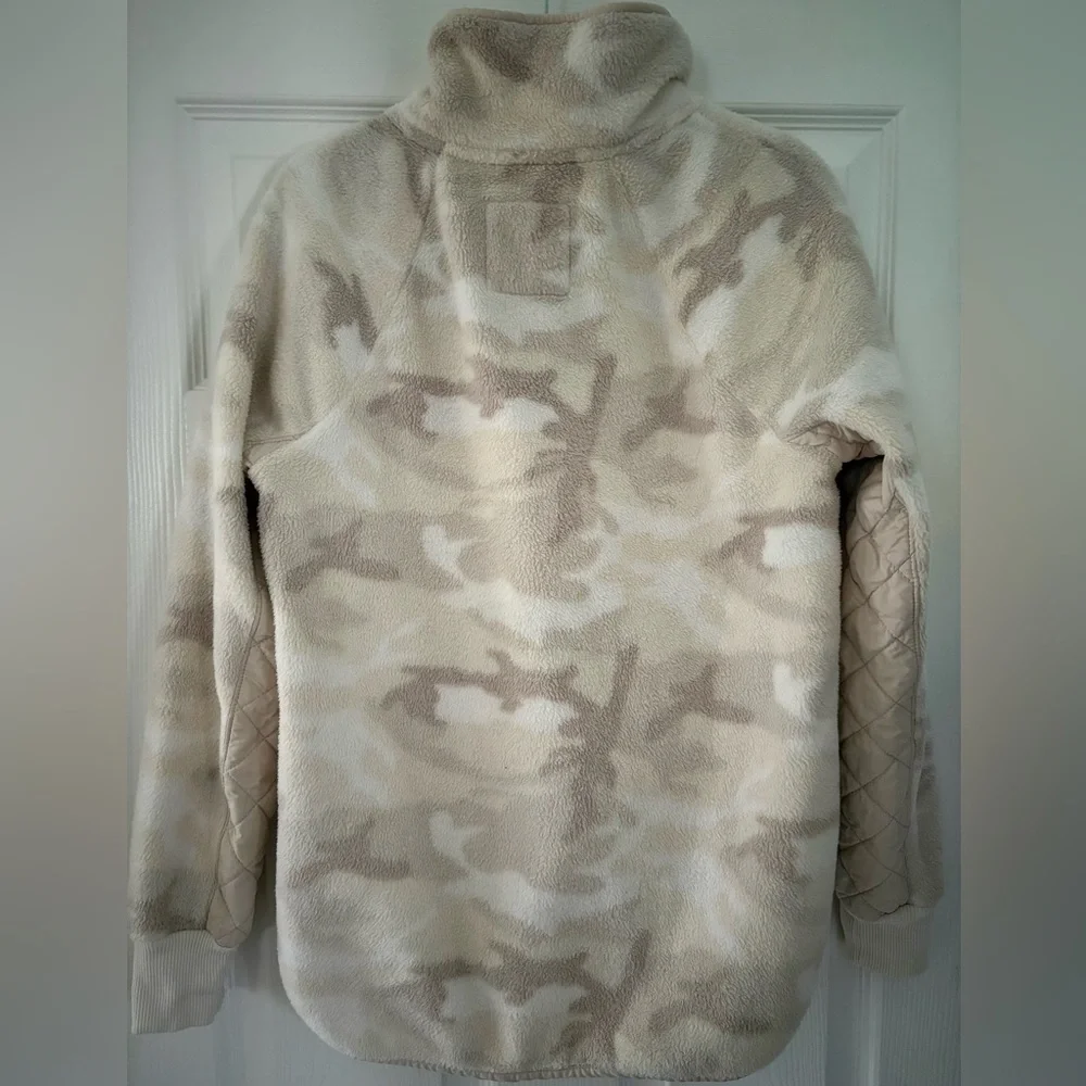 Abercrombie & Fitch asymmetrical snap-up fleece in a white/tan camouflage print.
